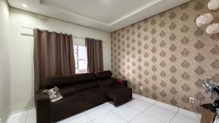 Casa com Potencial Comercial, Bairro Jardim Clodoaldo.
