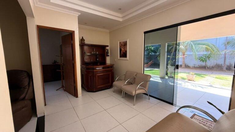 Casa Ampla, 3 suítes , Área Gourmet, Piscina grande, escritório e muito mais