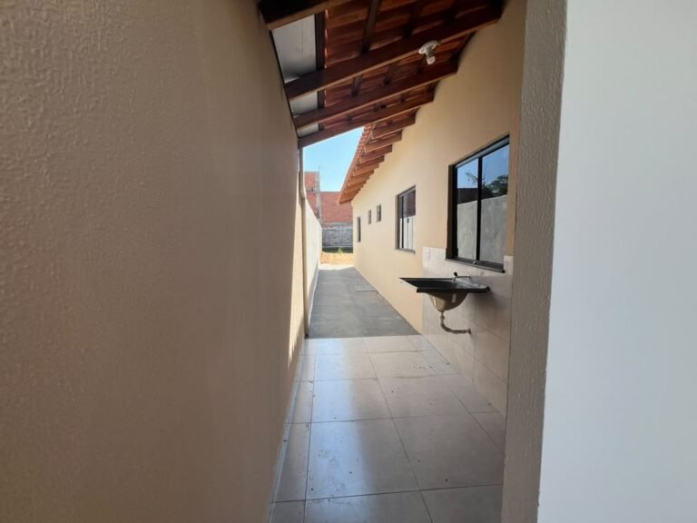 Casa bairro Jardim Europa, 2 Quartos, sendo 1 Suite 1 Banheiro Social