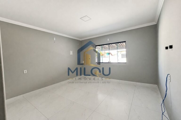 Casa com amplo espaço, 3 quartos, área gourmet, piscina e muito mais.