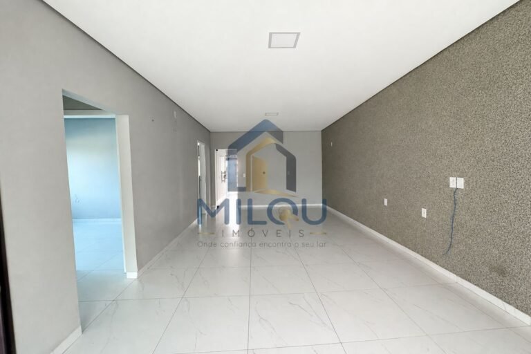 Casa com amplo espaço, 3 quartos, área gourmet, piscina e muito mais.