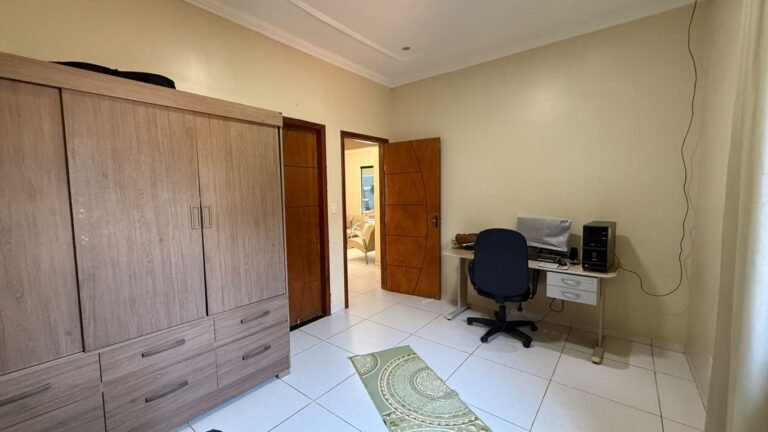 Casa Ampla, 3 suítes , Área Gourmet, Piscina grande, escritório e muito mais