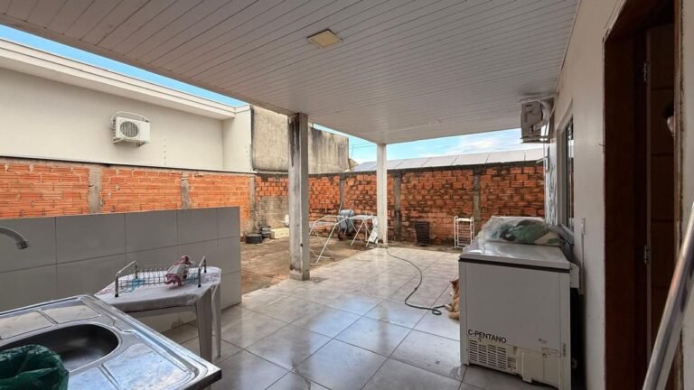 Casa com Potencial Comercial, Bairro Jardim Clodoaldo.