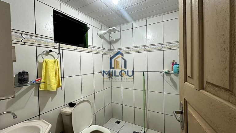 Casa 2 quartos sendo 1 suite, bairro floresta, proximo ao shopping